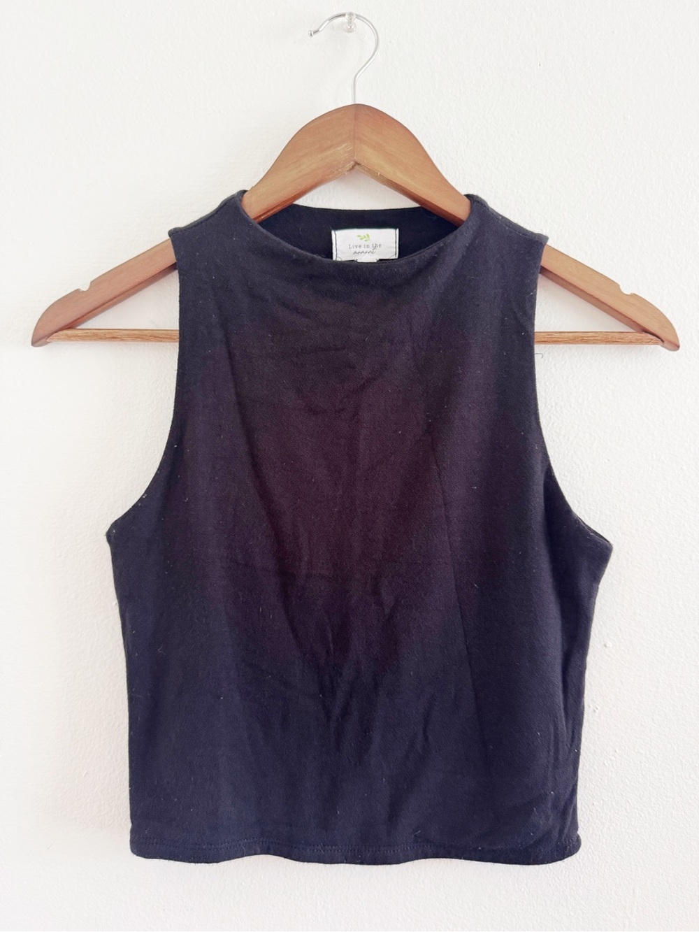 Live in the Moment Women's Black Sleeveless Crop Tank Top small